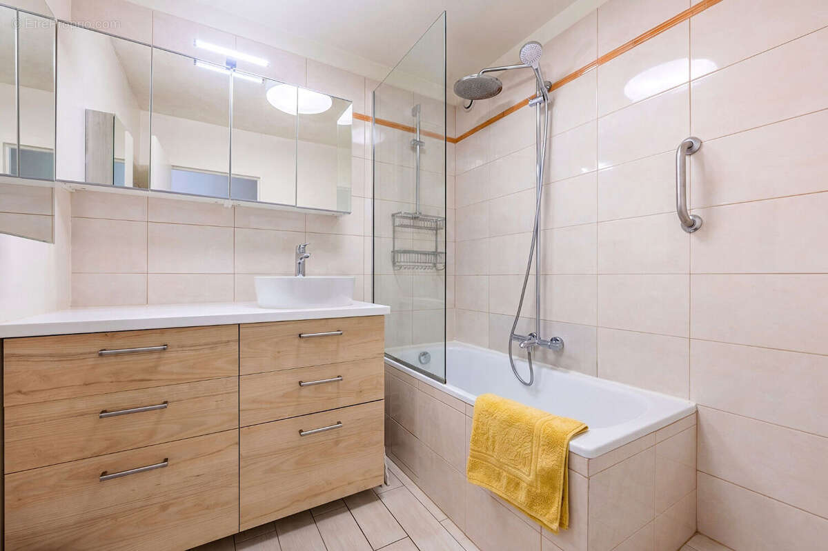 Appartement à PARIS-12E