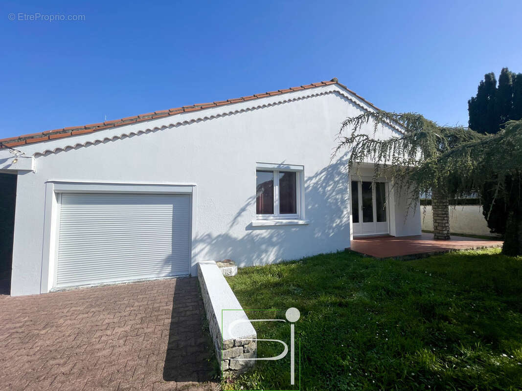 Maison à VAUX-SUR-MER
