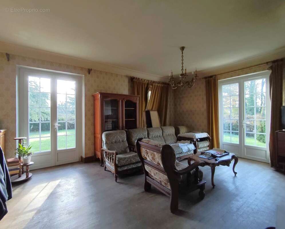 Maison à MONTEMBOEUF