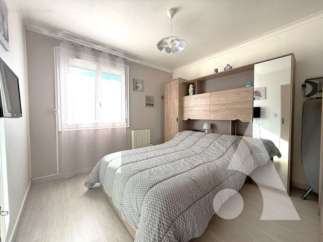 Maison à LA NEUVILLE-ROY