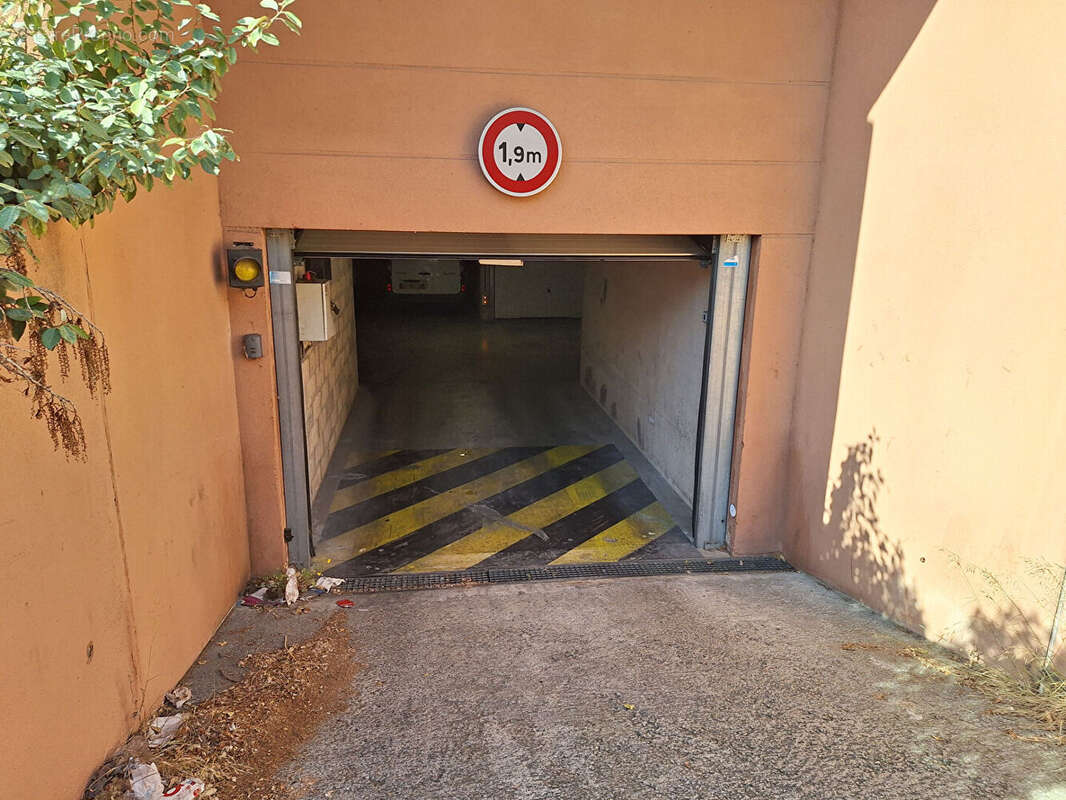 Parking à MARSEILLE-14E