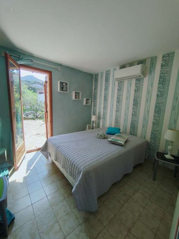Rare : Villa type 6 à proximité des plages - photo 11