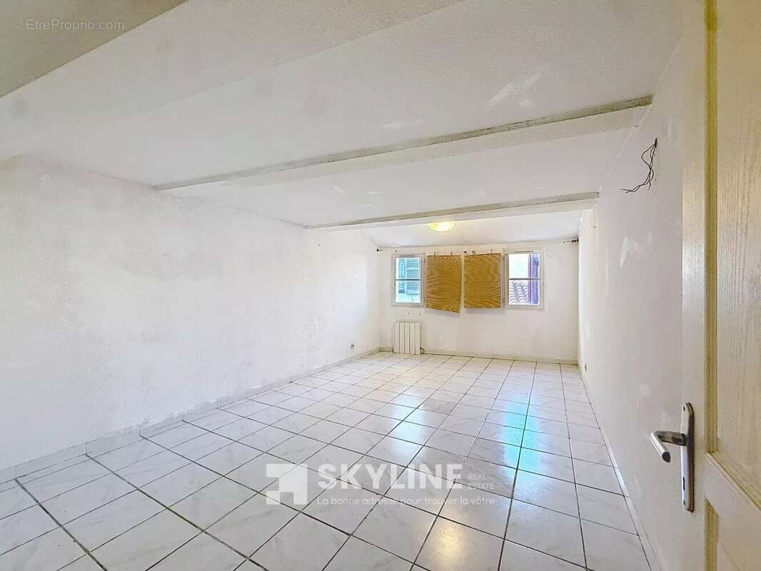 Appartement à MARSEILLE-2E