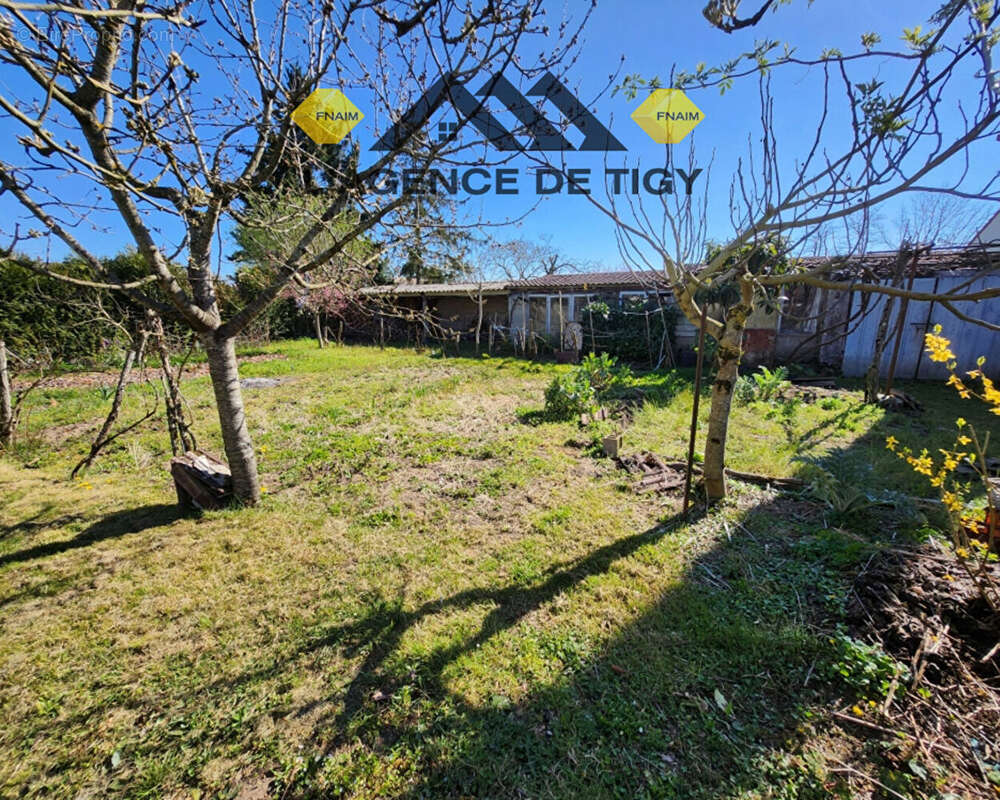 Maison à NEUVY-EN-SULLIAS