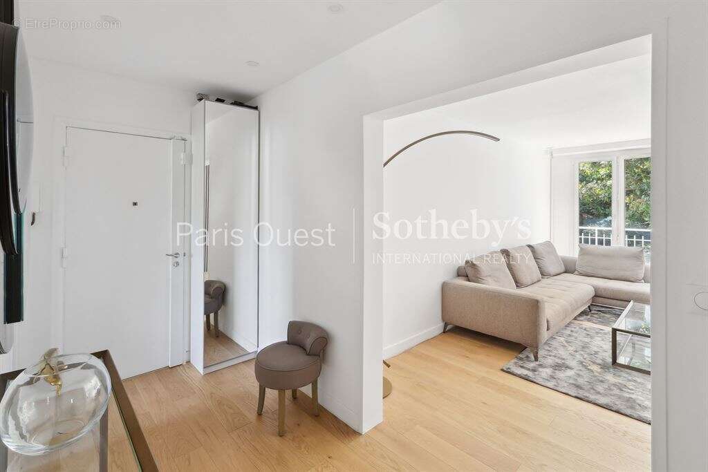 Appartement à NEUILLY-SUR-SEINE