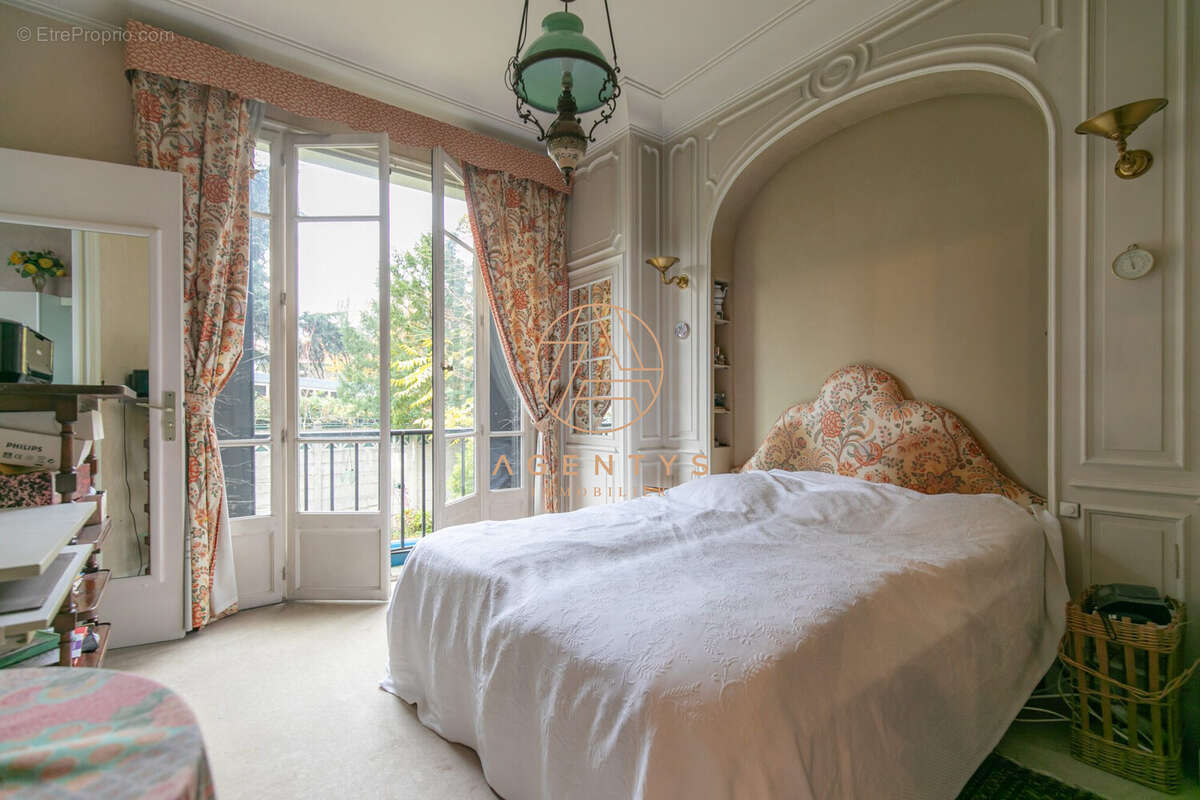 Maison à SAINT-MAUR-DES-FOSSES