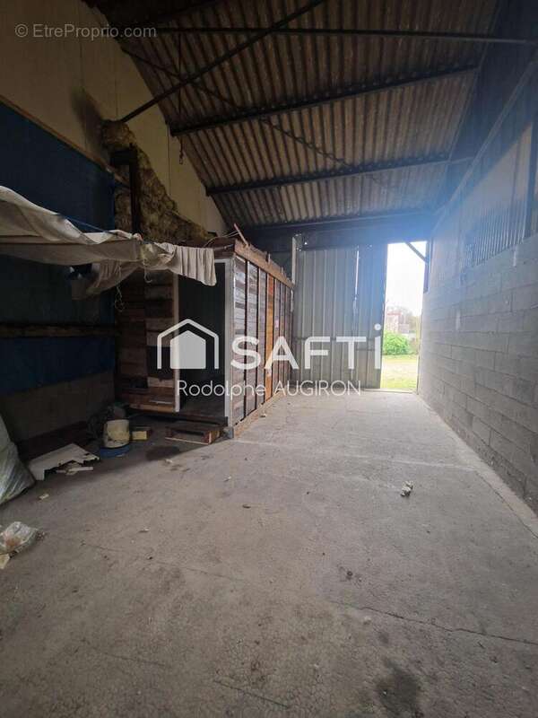 Photo 5 - Parking à NAVEIL