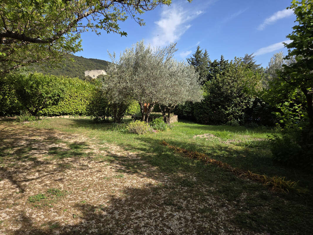 Maison à SAINT-PANTALEON-LES-VIGNES