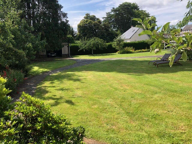 Maison à SAINT-HILAIRE-DU-HARCOUET