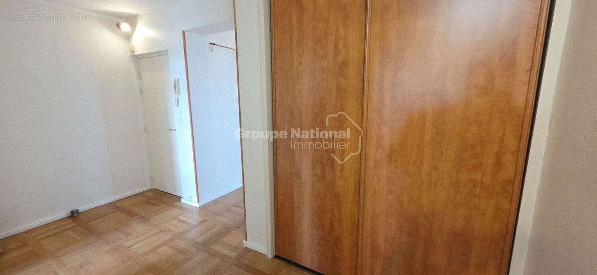 Appartement à BAGNOLS-SUR-CEZE