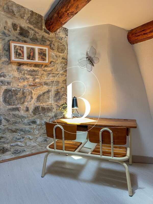 Maison 350 m² à Bessas  - photo 18
