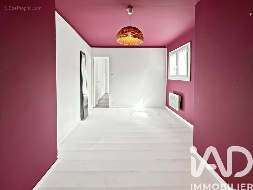 Maison 117 m² à Villeneuve-Sur-Yonne  - photo 4