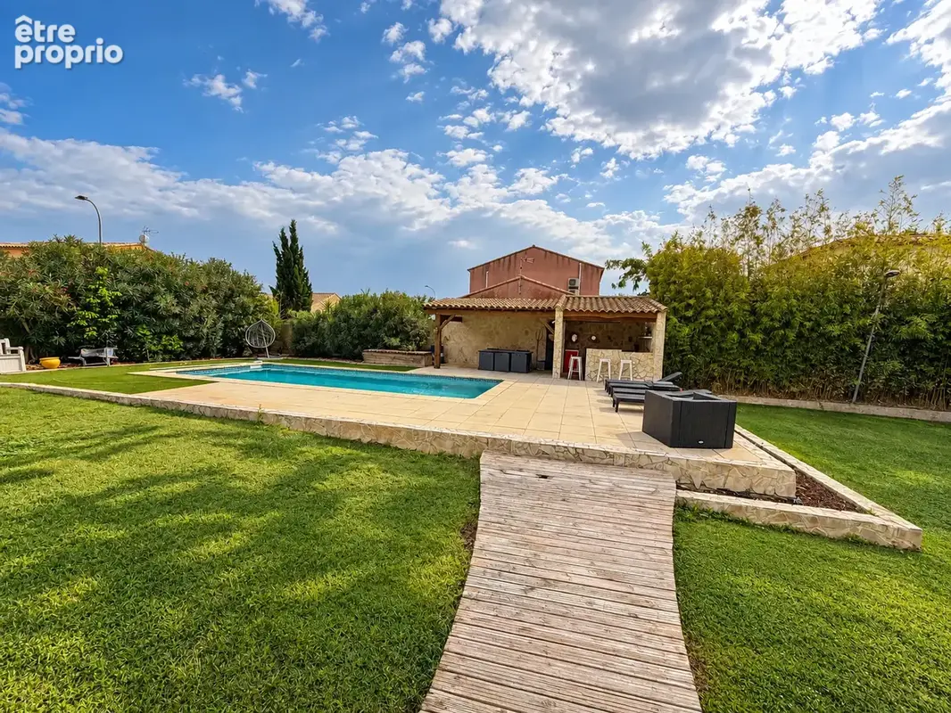 Vend maison de 163m2 avec piscine et garage sur un terrain de 1052m2 - photo 3
