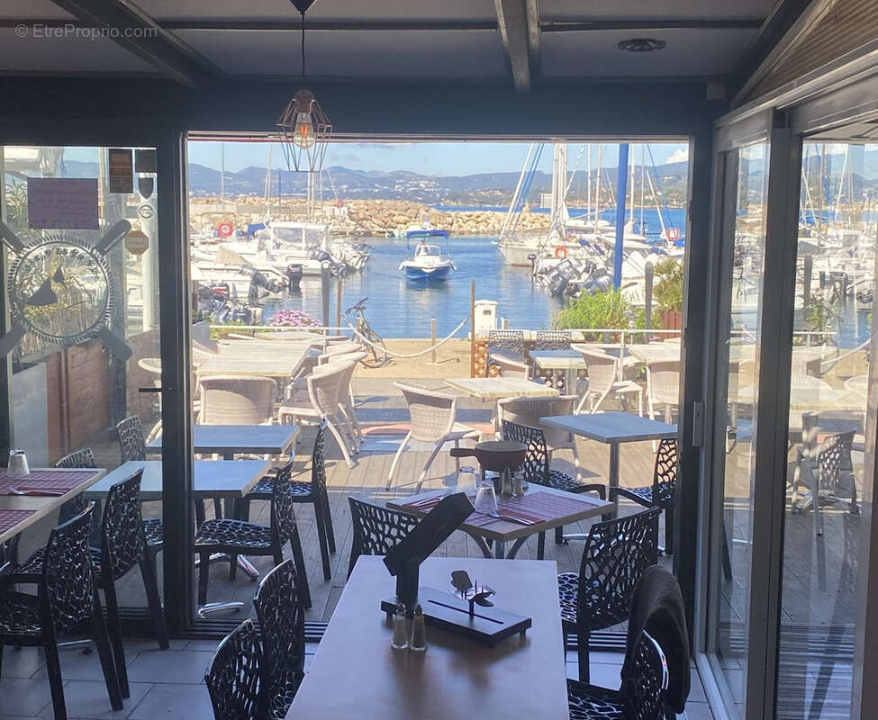 Commerce à SAINT-CYR-SUR-MER