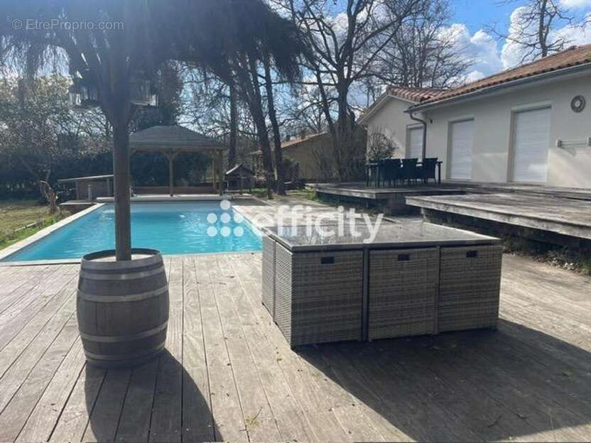 Maison à LE TAILLAN-MEDOC