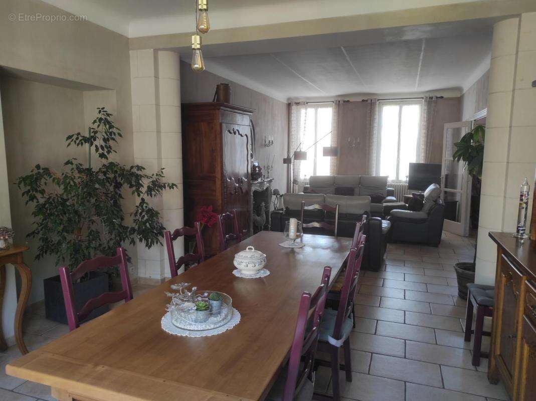 Maison à SAINT-JEAN-D'ANGELY