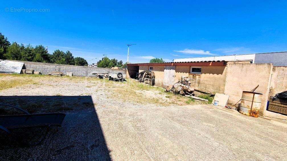 Hangard- Tennis- Club house- Cabanon- Terrain- Port la nouvelle - photo 14