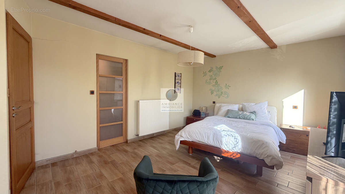 Maison à ETOILE-SUR-RHONE