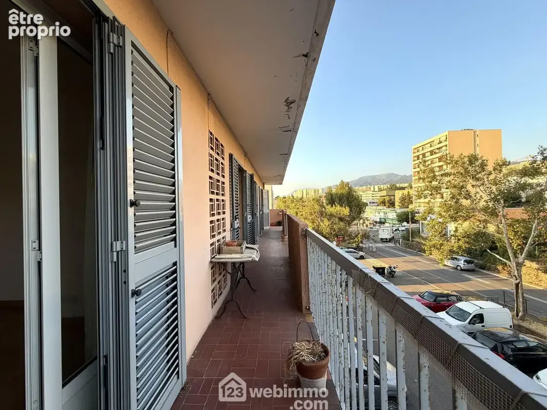 Balcon filant de 18 m2