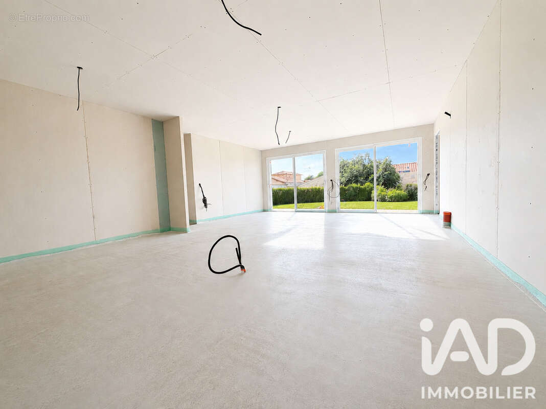Maison 115 m² à Saint-Germain-Du-Puch  - photo 7