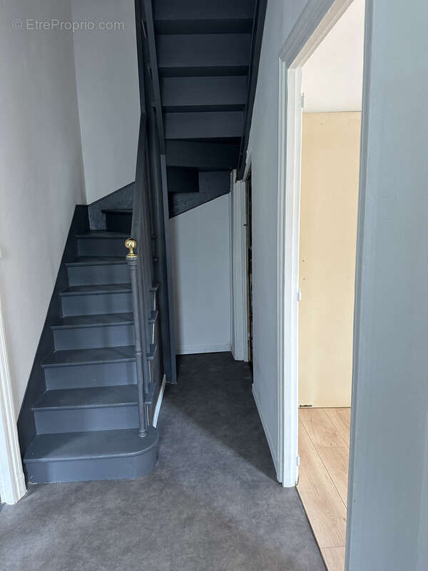 Maison à LA ROCHE-CHALAIS