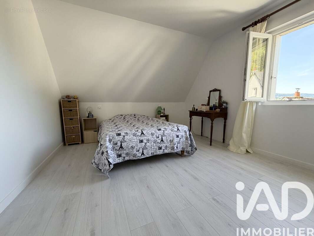 Photo 8 - Maison à VIC-SUR-CERE