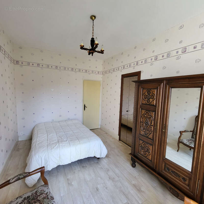 Appartement à RIOM-ES-MONTAGNES