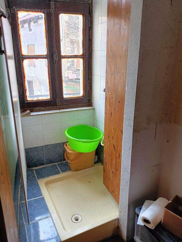 SOUS OFFRE ACCEPTEE - VIVIEZ - Maison 2/3 chambres, garage, jardin et caves - photo 10