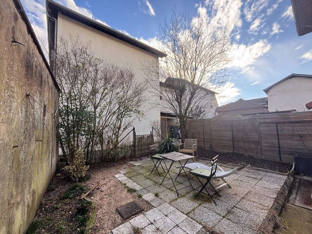 Maison à SAINT-ETIENNE-DE-SAINT-GEOIRS