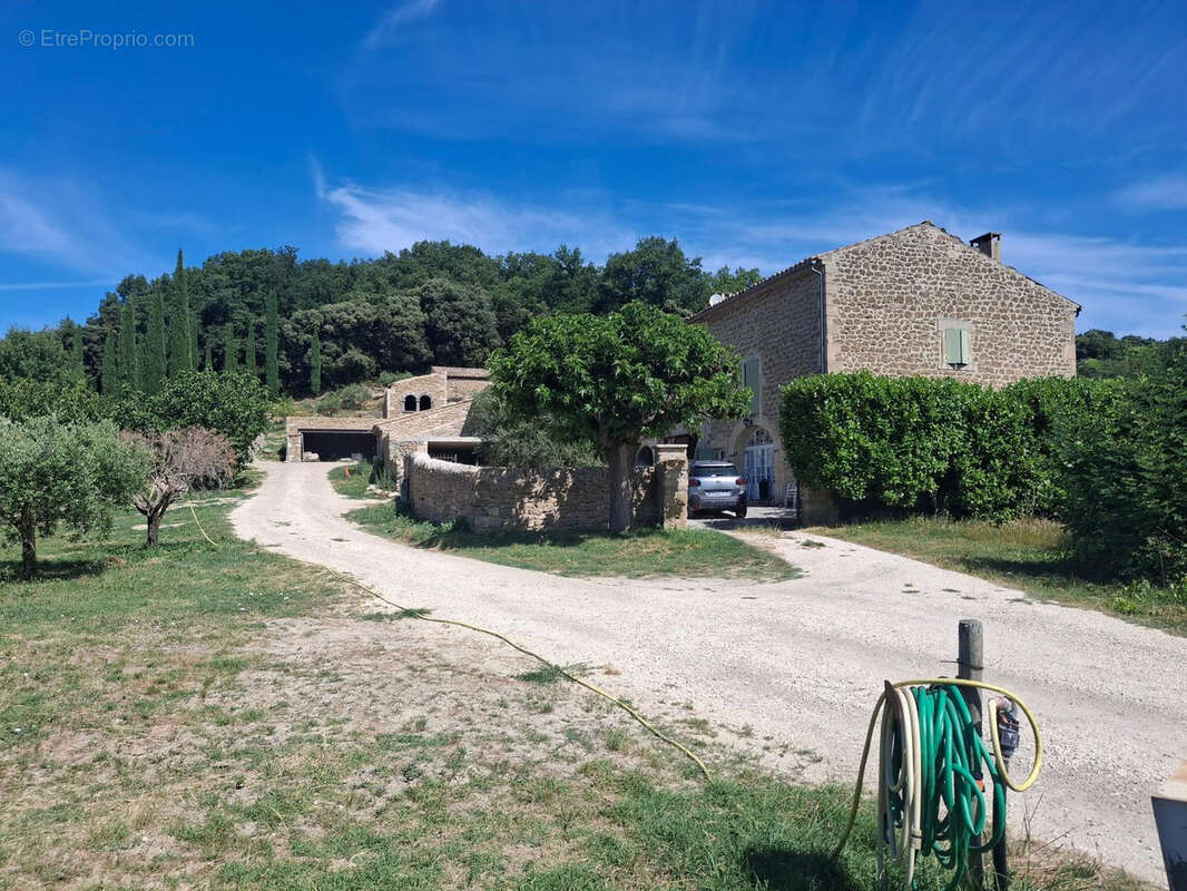 Grignan- rare ! exclusivité - ferme en cours de renovation sur 2,7 ha - photo 8