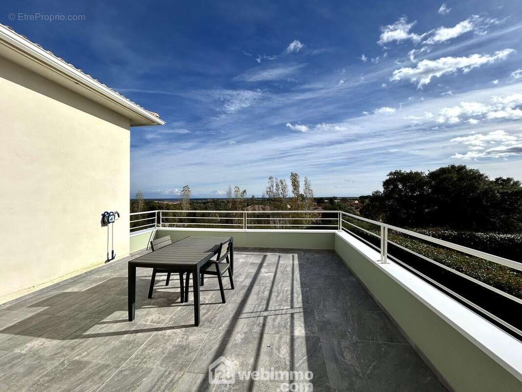 Une terrasse de 28 m2 - Appartement à BIGUGLIA