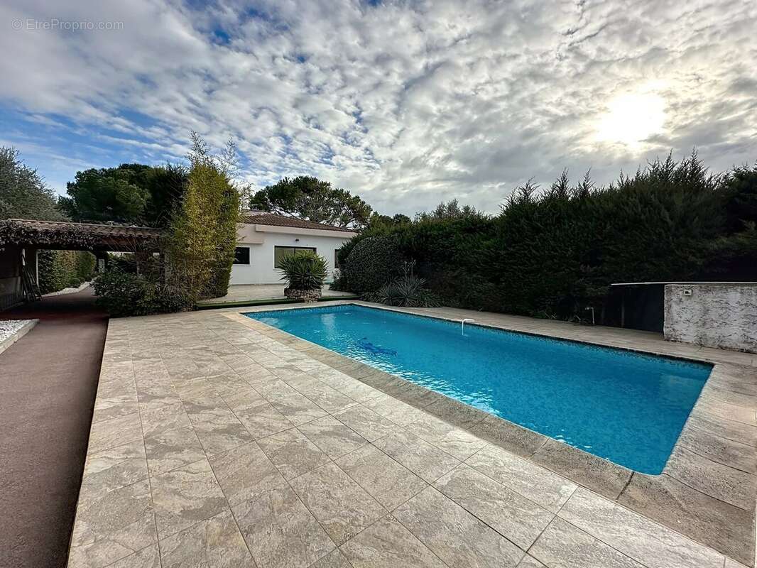 Maison à MOUGINS