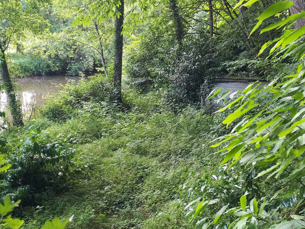 Terrain à SAINT-JEAN-SUR-MAYENNE