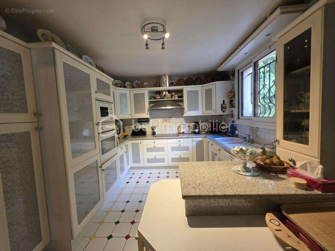 Maison à SAINTE-COLOMBE-EN-BRUILHOIS