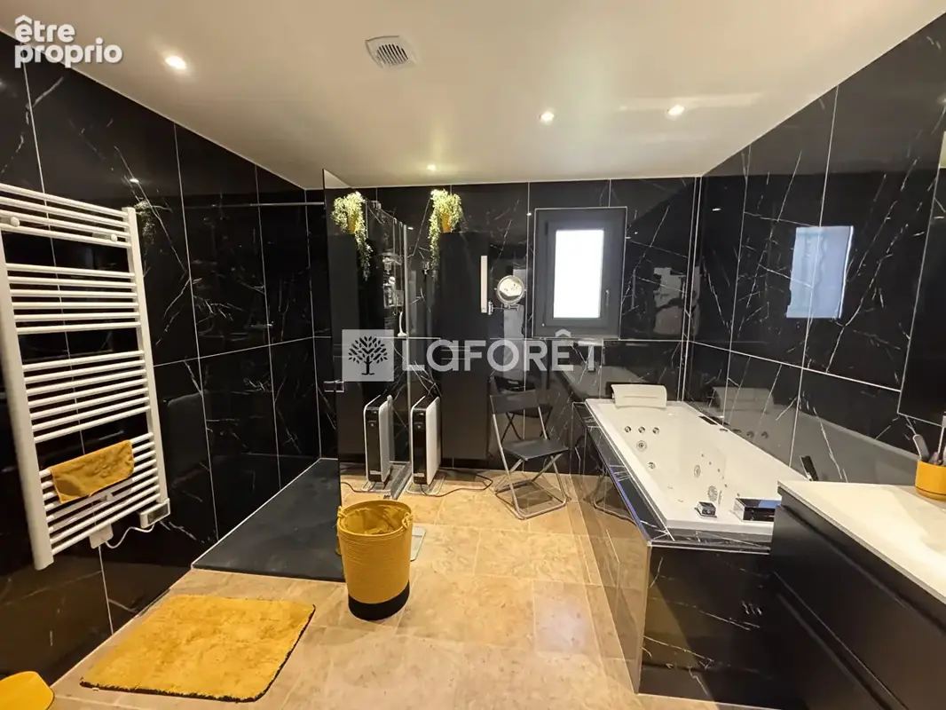 Villa avec piscine sur St-Maximin 170 m² 6 pièces - photo 12
