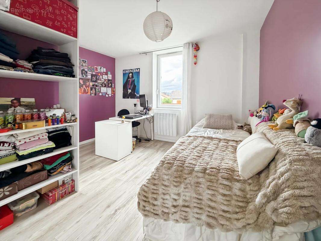 Maison à SAINT-CLAIR-DE-LA-TOUR