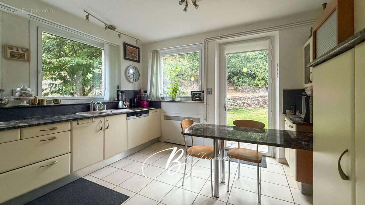 A vendre Belle propriété avec étang et rivière et dépendances, Finistère - photo 13