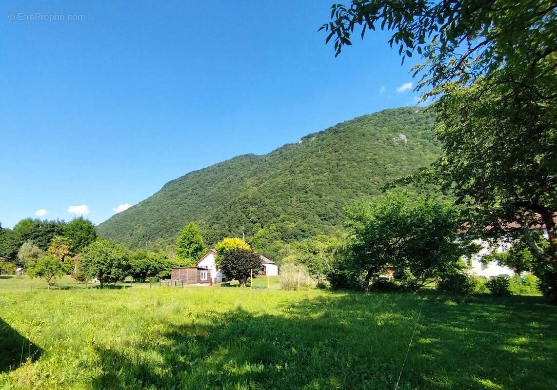 Terrain à COGNIN-LES-GORGES