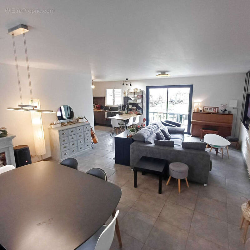 Maison à LAGARDIOLLE