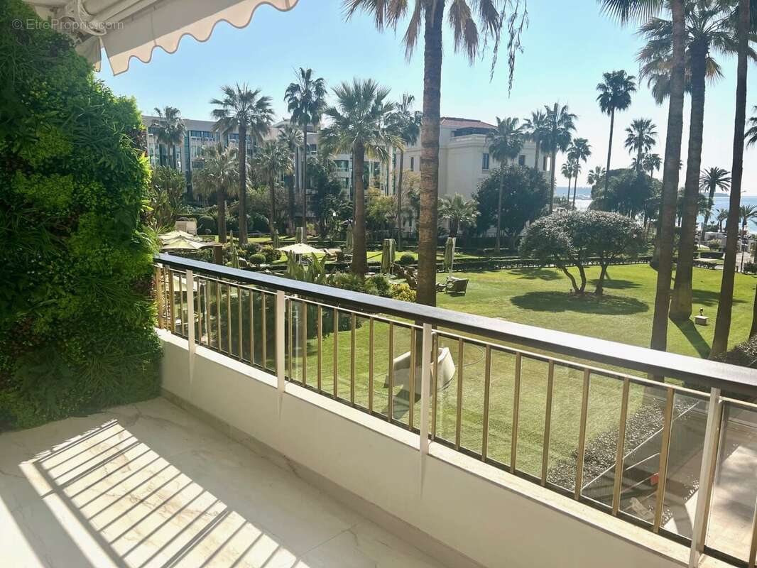 Appartement à CANNES