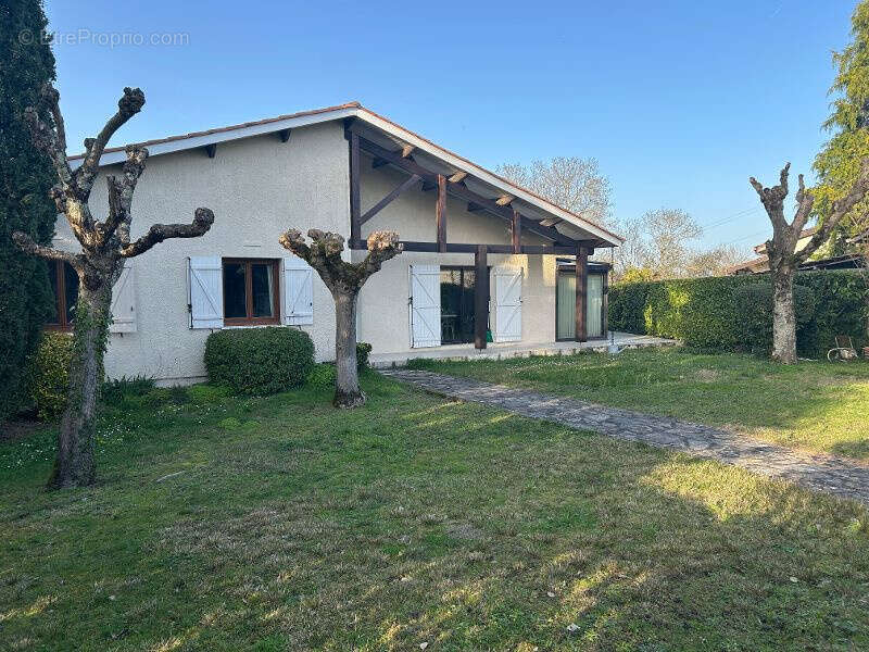 Maison à CUBZAC-LES-PONTS