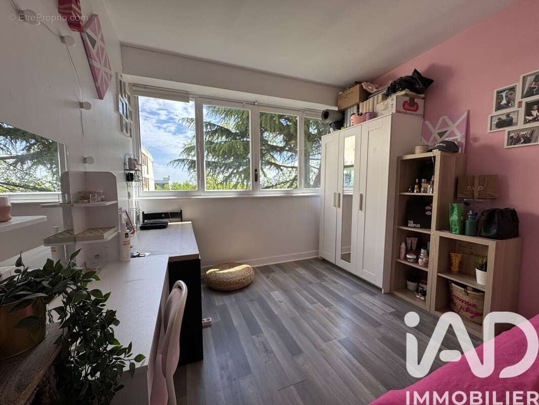 Photo 6 - Appartement à LA CELLE-SAINT-CLOUD