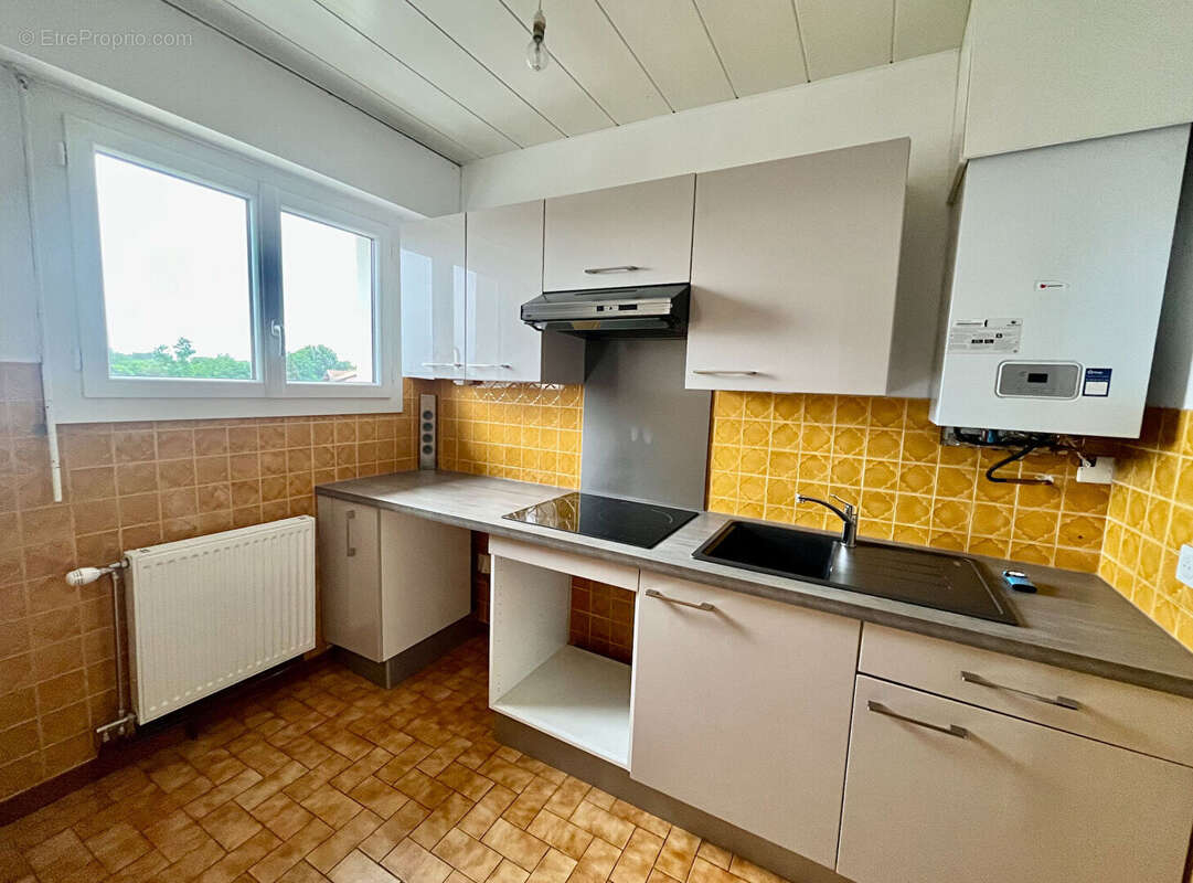 A VENDRE Appartement T2 à Dax - Dernier étage avec terrasse - photo 5