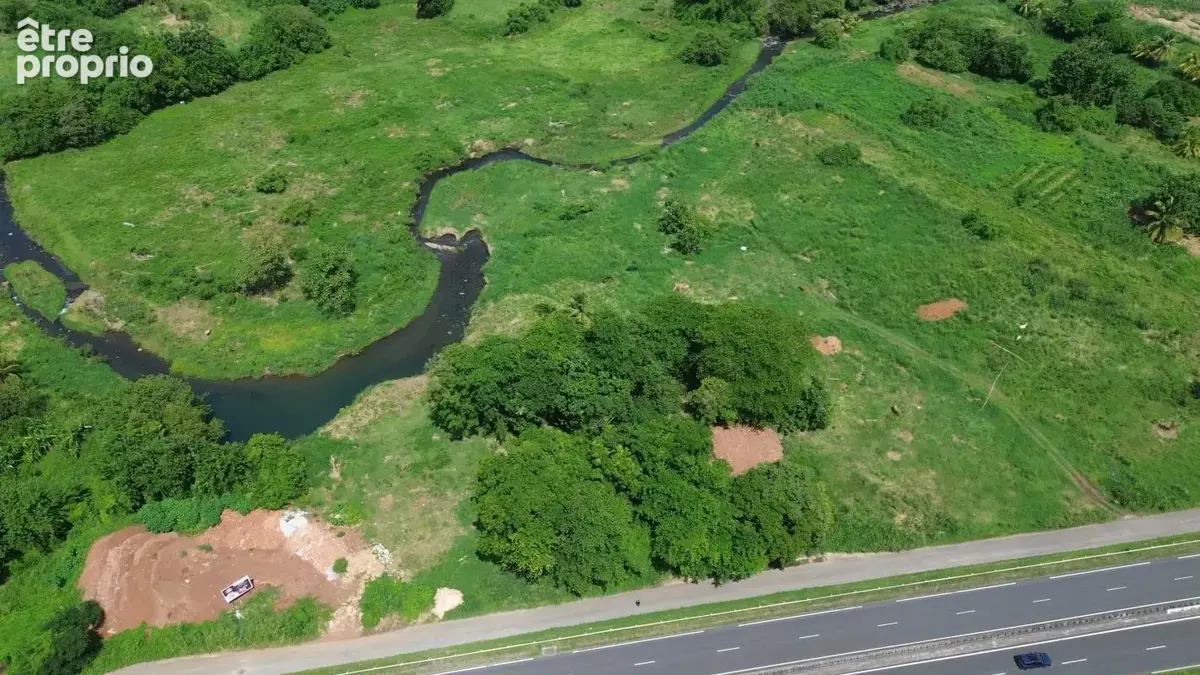 A vendre: terrain 1833 m2 petit-bourg 97170 - photo 2