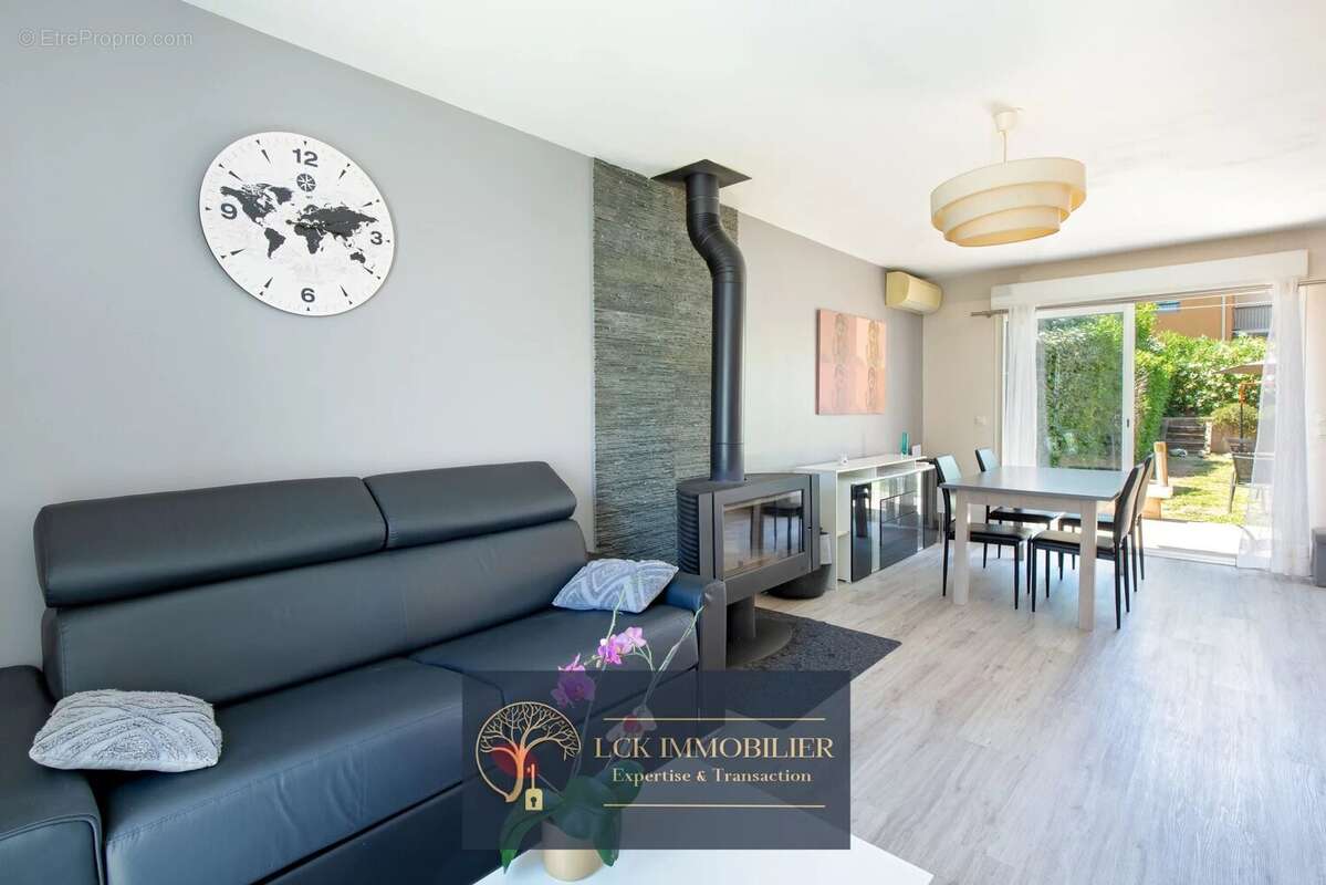 Maison à ROQUEBRUNE-SUR-ARGENS