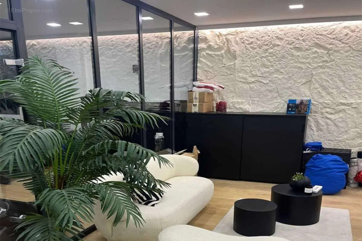 Commerce à PARIS-16E