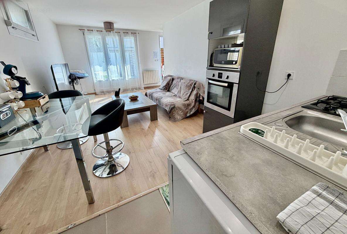 Appartement à DECINES-CHARPIEU
