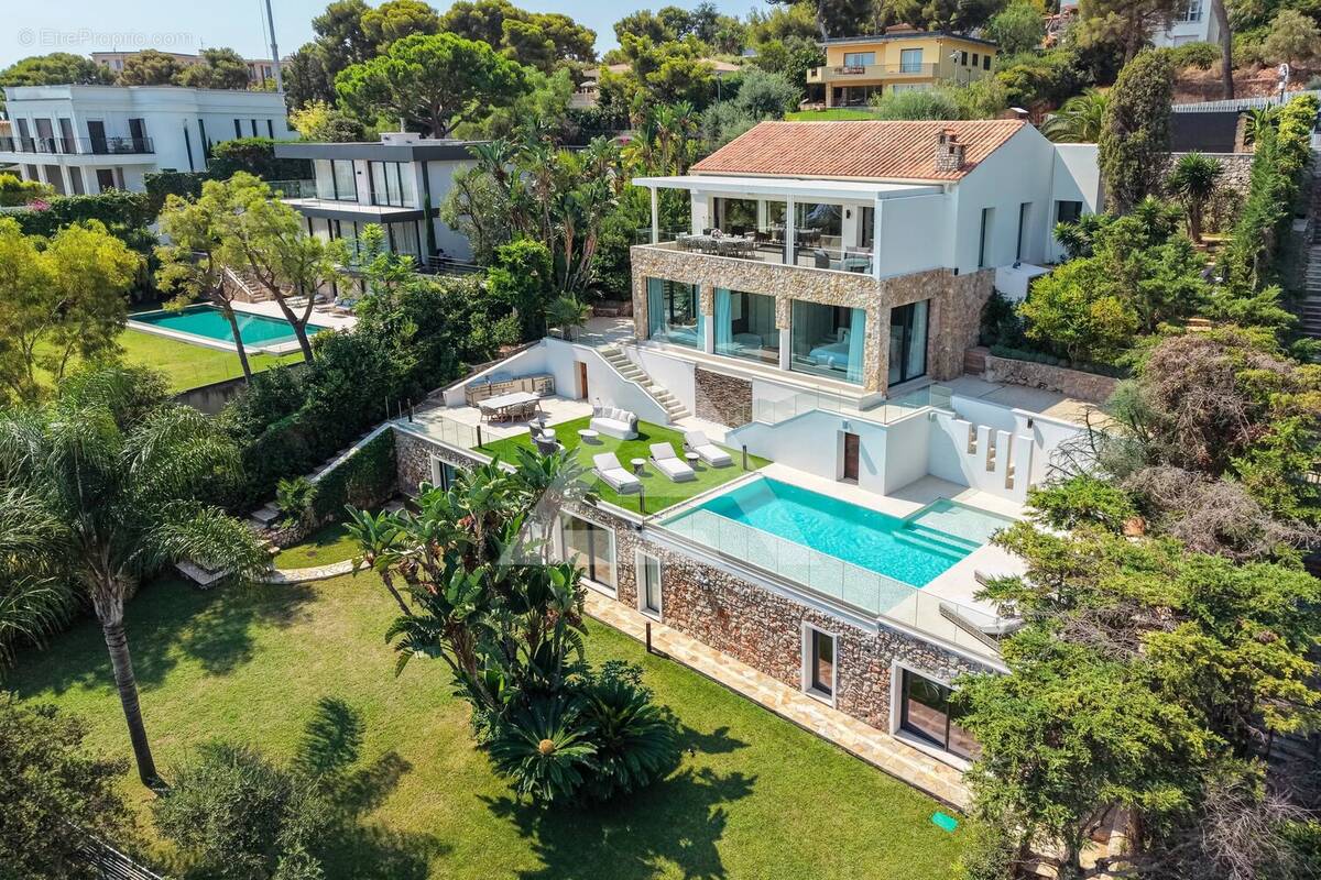 Photo Maison à Roquebrune-Cap-Martin au prix de 16 000 000€