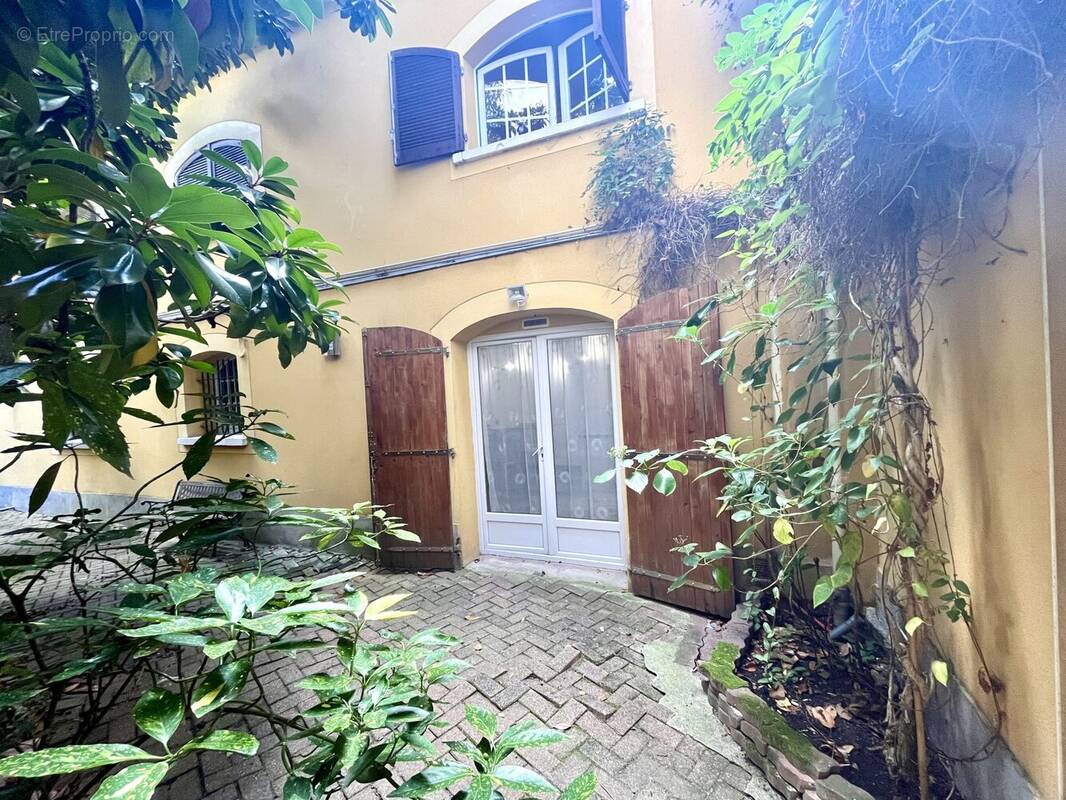 Appartement à MONTLIGNON