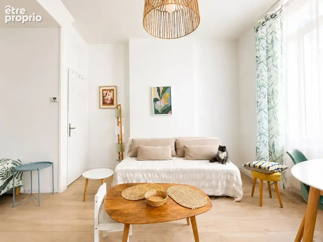 Superbe Type 3 de 90 m2 au charme haussmanien secteur Préfecture Marseille - photo 2